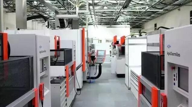 向先進學習<div id=